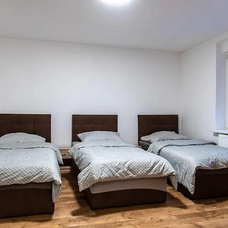 Dum K Pronajmu, 16 Osob Horni Jiretin